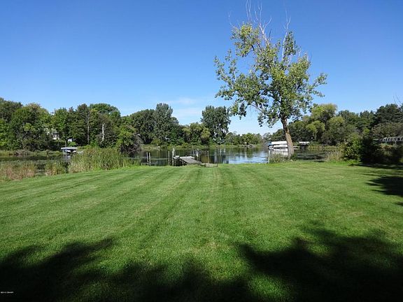 3rd image of 3302 Crestwood Dr NE