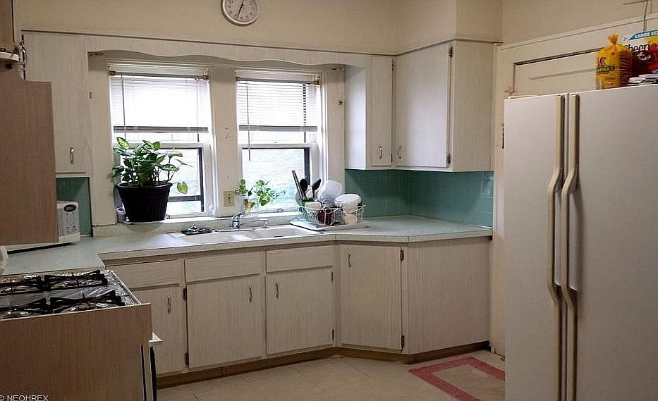 1st image of 1074 East Ave