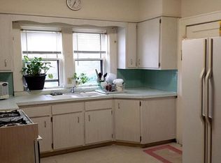 1074 East Ave, Akron, OH 44307