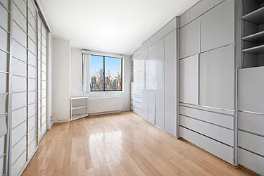 Sold by LEE & ASSOCIATES NYC RESIDENTIAL LLC