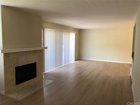 3rd image of 5440 Lindley Ave Unit 102