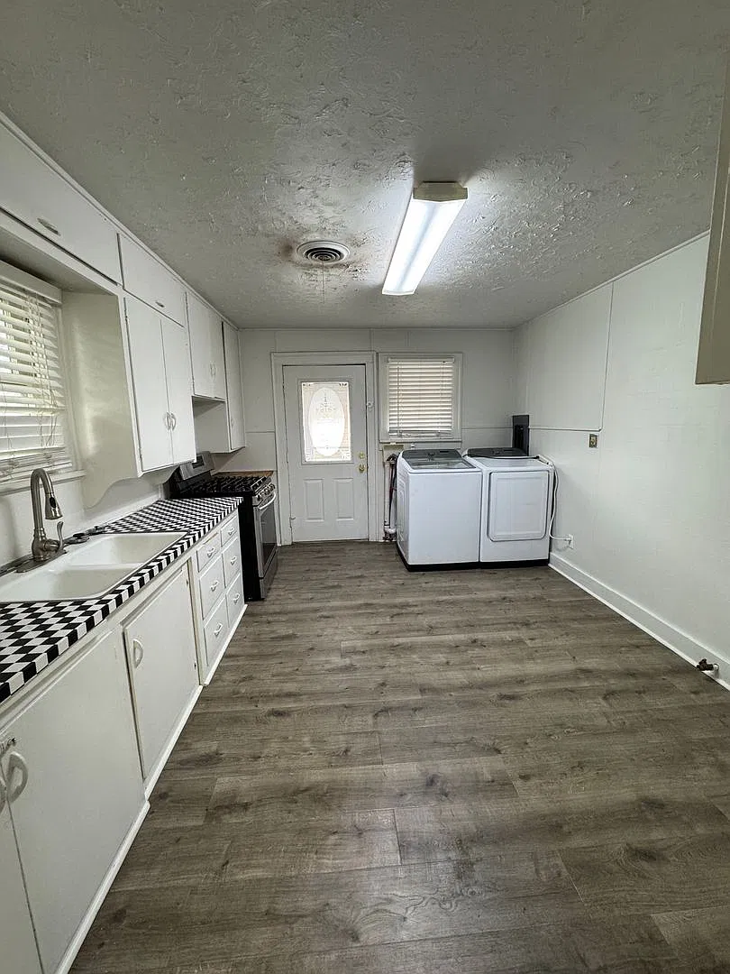 Adorable 3bedroom 1bathroom 2car garage CH/A — Photo 4