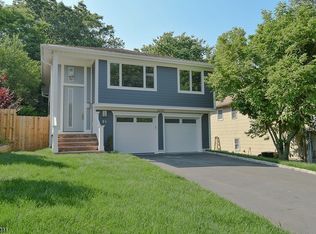 65 Morris Ave, Summit, NJ 07901