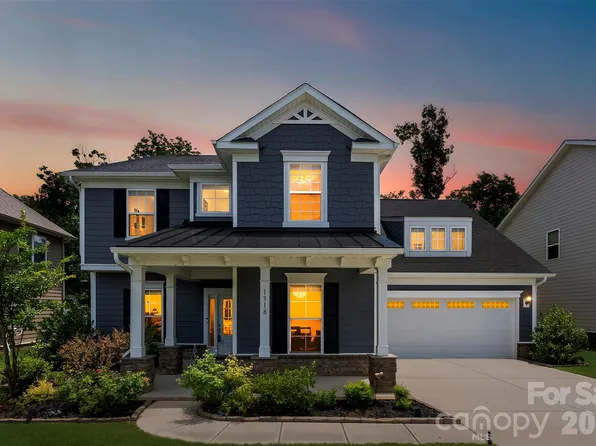 1318 Poppy Way, Matthews, NC 28104