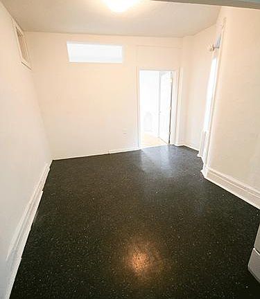 3rd image of 129 Mac Dougal St