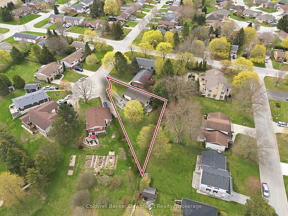 3rd image of 516 Maitland Cres