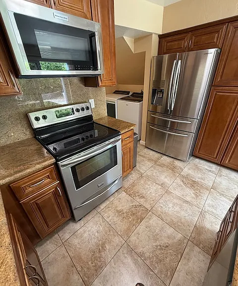 6104 Chateau Ct — Photo 37