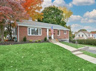 8 Day Hill Rd, Framingham, MA 01702