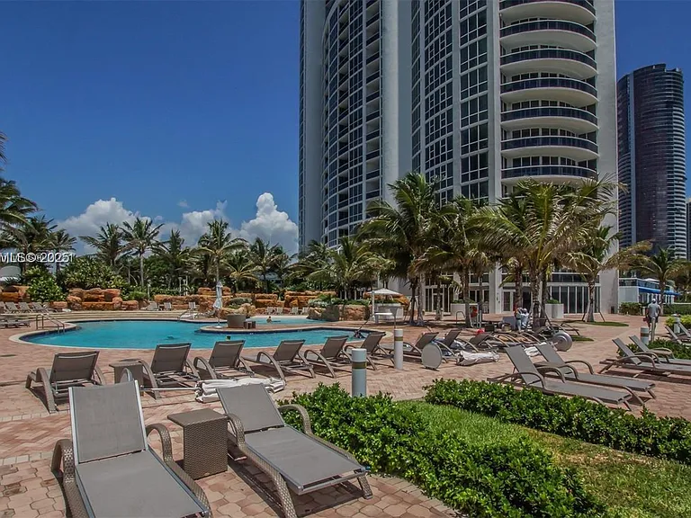 18201 Collins Ave #901 — Photo 16
