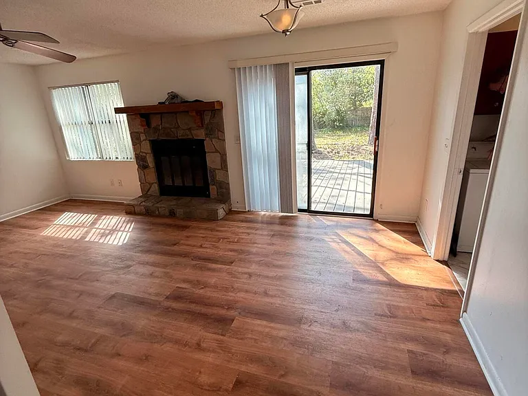 925 Hunting Ridge Rd — Photo 16