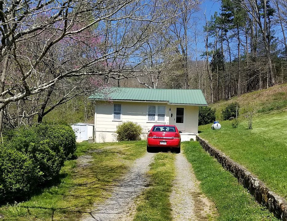 2nd image of 37 Falls Cir