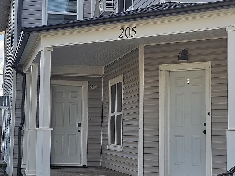 205 W Idaho Ave #5 — Photo 2