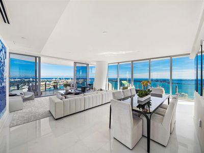 300 Biscayne Boulevard Way #4701, Miami, FL, 33131