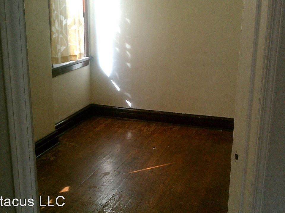 2nd image of 805A Eichelberger St