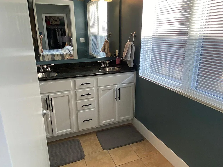 721 E North St #2C — Photo 17