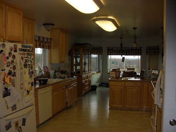 4th image of 640 Fabian Dr