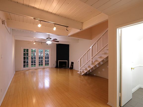 5th image of 11571 Ohio Ave APT 2