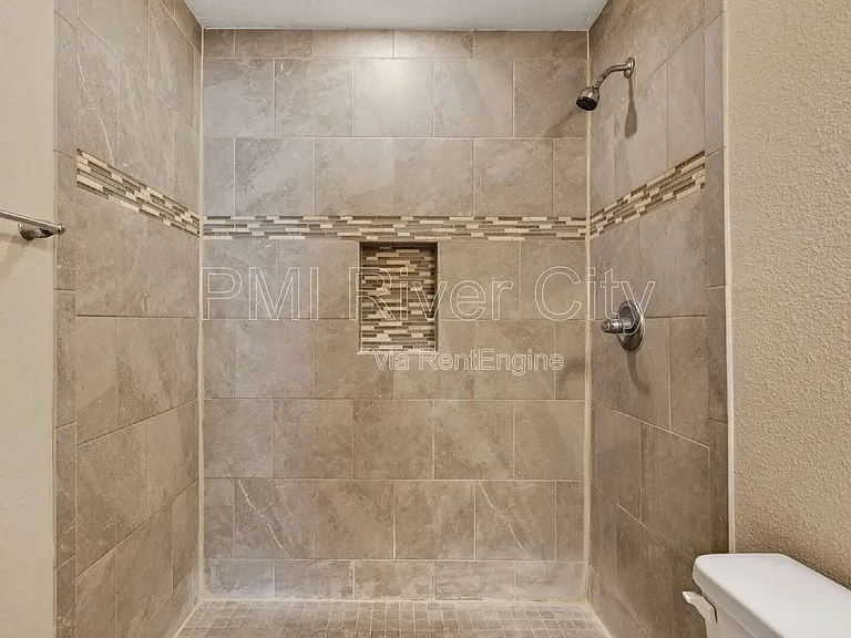 7608 Rain Forest Dr N — Photo 28
