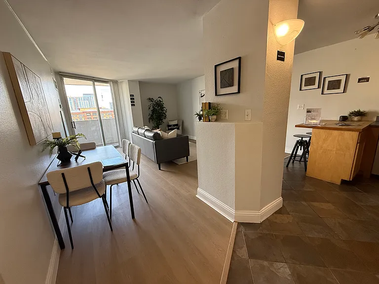 601 W 11th Ave — Photo 1