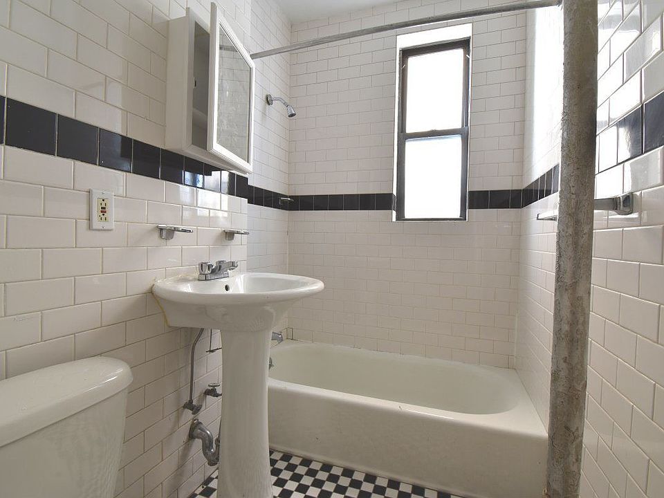 2nd image of 1770 E 172nd St APT 1E