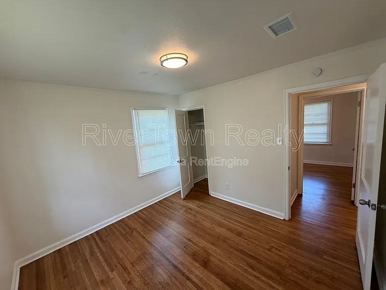 4550 Quince Rd — Photo 5