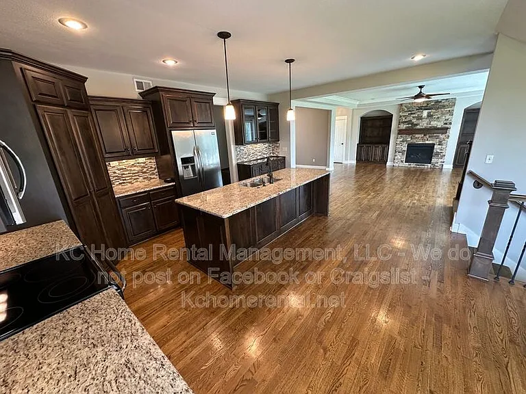 8608 W 165th Pl — Photo 5
