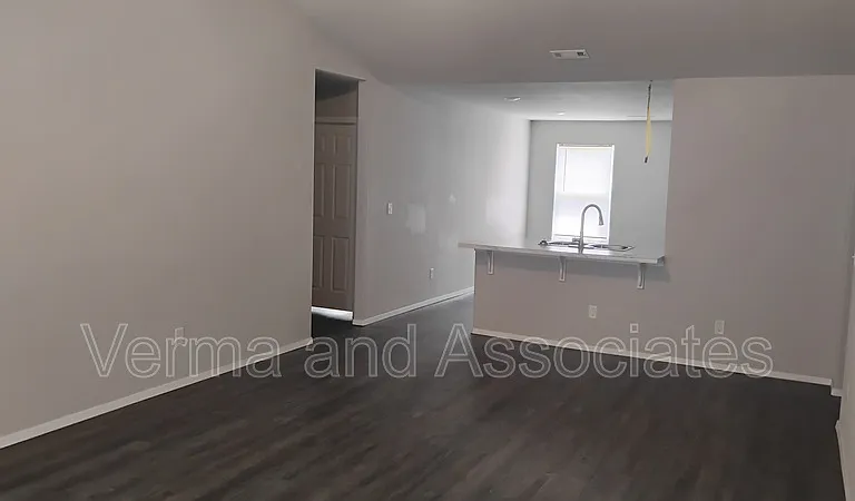 1701 Forest Dr — Photo 6