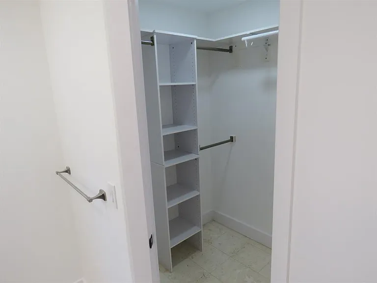 413 Marilu St — Photo 5