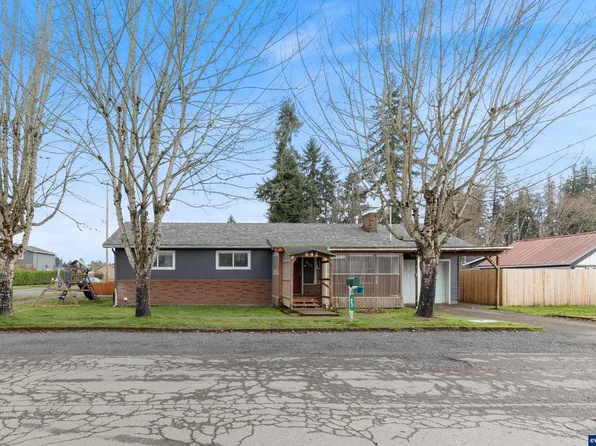 642 N 6th Ave, Stayton, OR 97383
