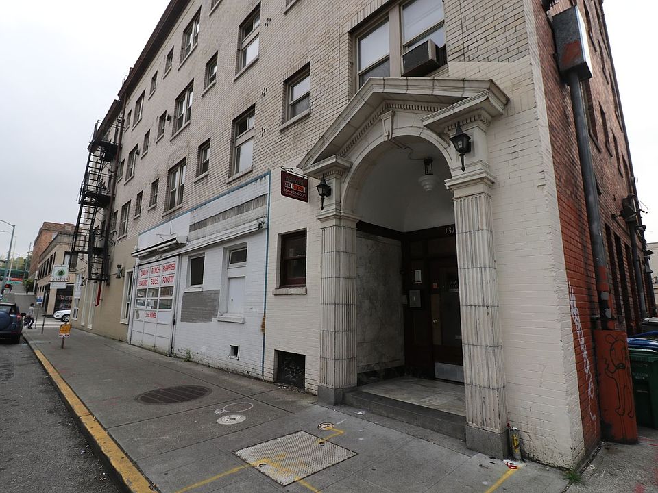 1st image of 1315 NE 47th St APT K