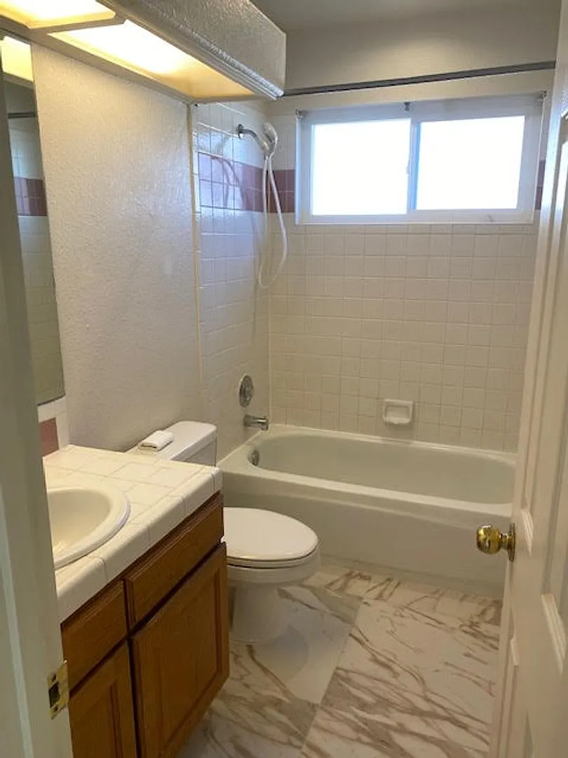 Beautiful 3 bed 2bath 2car garage in the Mirabella Subdivision. A must see to appreciate — Photo 4