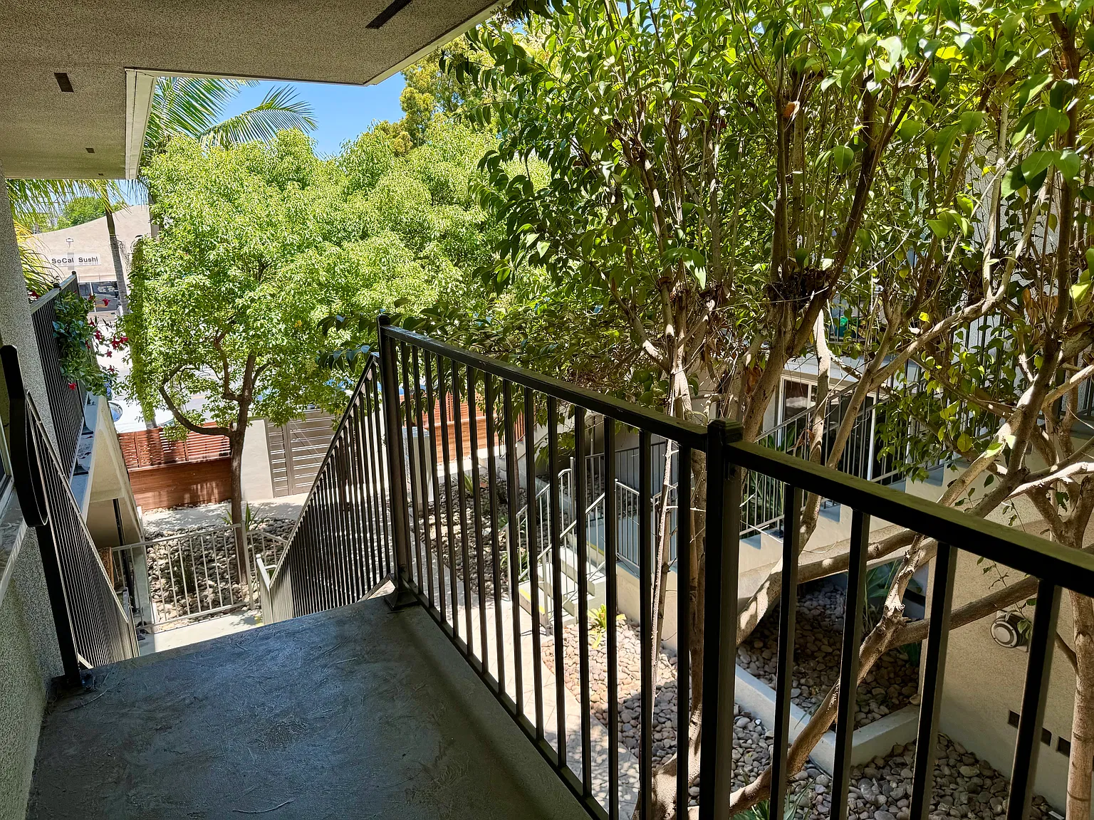 2 bed, 832 sqft, $2,500 — Photo 3