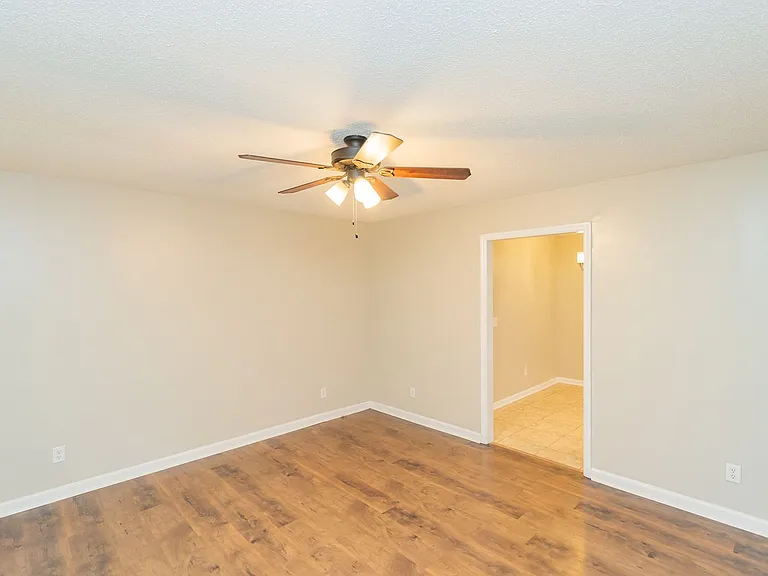 37 Anderson Rd — Photo 17
