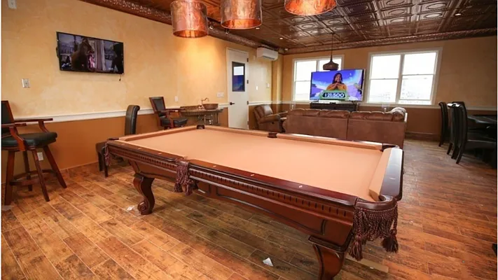 Rented by Nooklyn NYC LLC | media 55