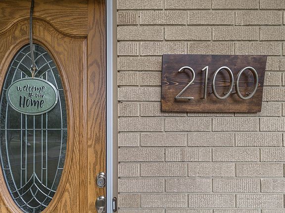 3rd image of 2100 Belaire Dr