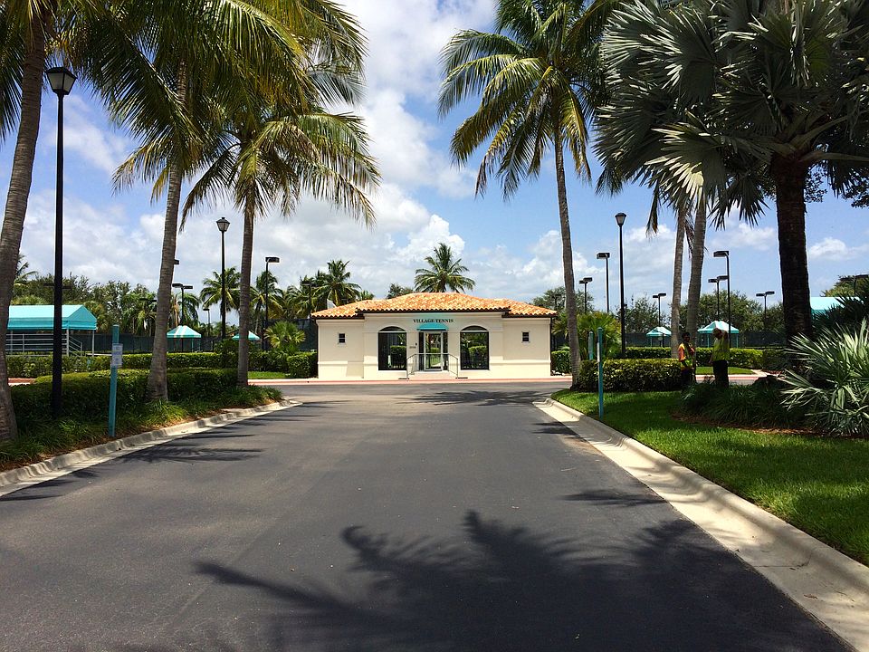 VW Tennis Center