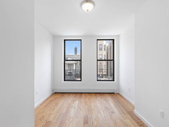 5th image of 6 Roosevelt Pl #2