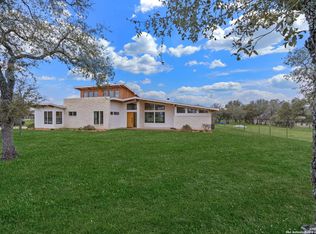 425 County Road 375, San Antonio, TX 78253