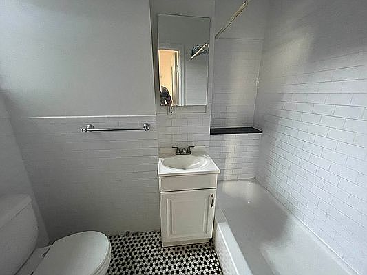 4th image of 28-59 45th St #2B
