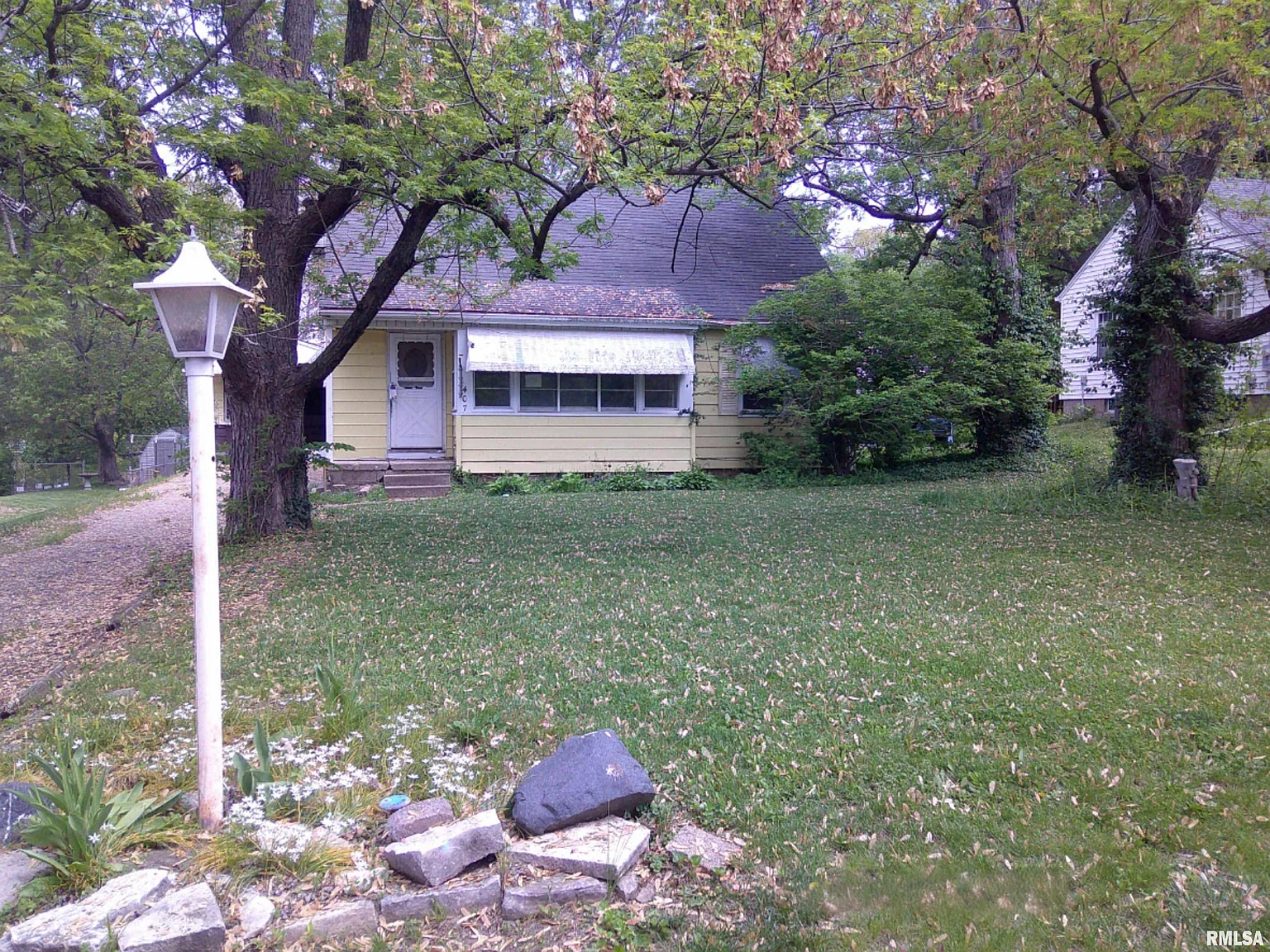 407 W Clara Ave photo 1