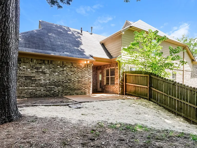 1341 Broadstone Ln — Photo 16