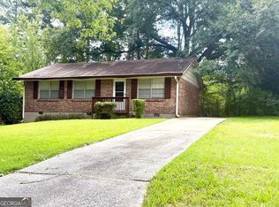 35 Darwin Dr, Jonesboro, GA 30238