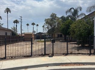 111 N Victoria Ave, Corona, CA