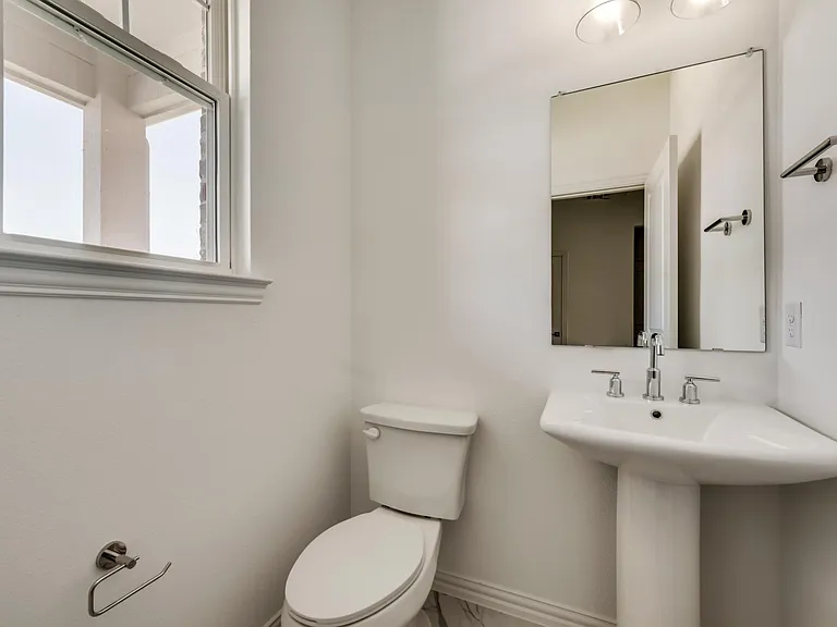 1820 Purtis Creek Dr — Photo 16