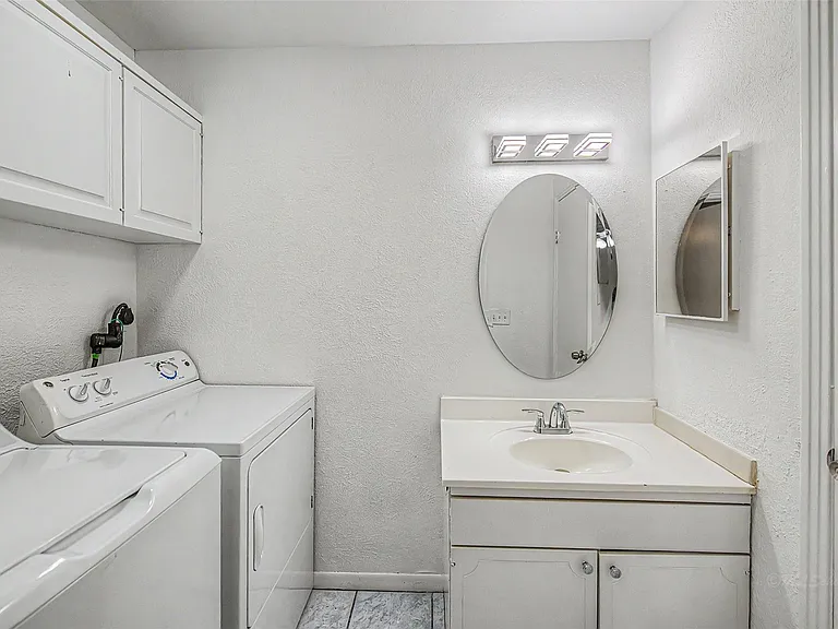 830 Threadneedle St #228 — Photo 16