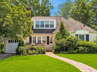 110 Bourndale Rd S, Manhasset, NY 11030