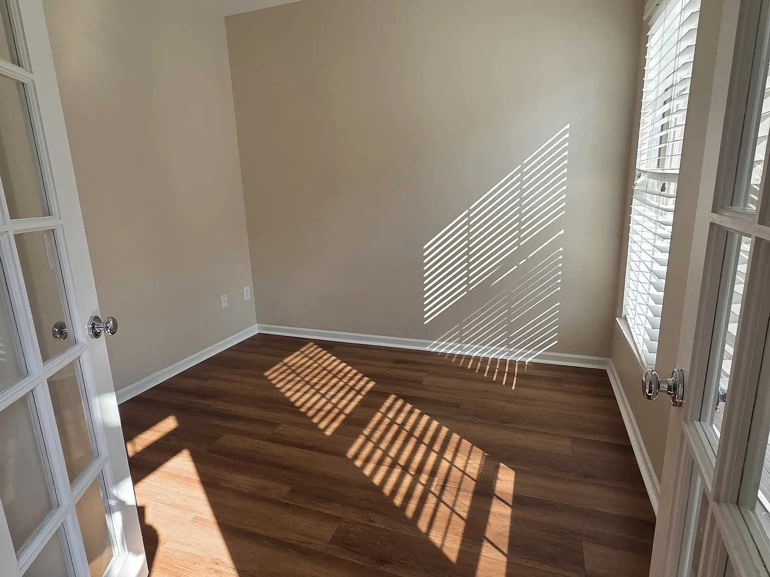 2 bed, 2.5 bath, 1971 sqft, $3,500 — Photo 2
