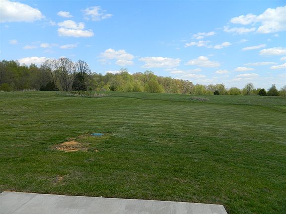 5th image of 176 Graceland Trl