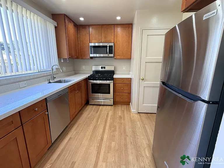 134 Hilton Ave — Photo 7
