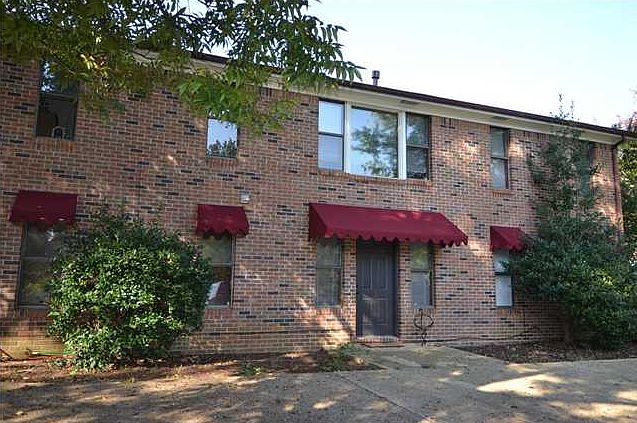 2nd image of 2120 N Wood Ave